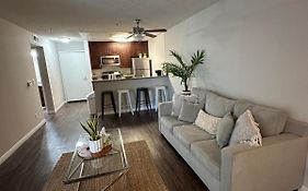 Incredible Two Bedroom Hollywood Apartments Free Parking