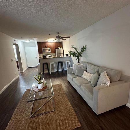 Incredible Two Bedroom Hollywood Apartments Free Parking Los Ángeles Exterior foto