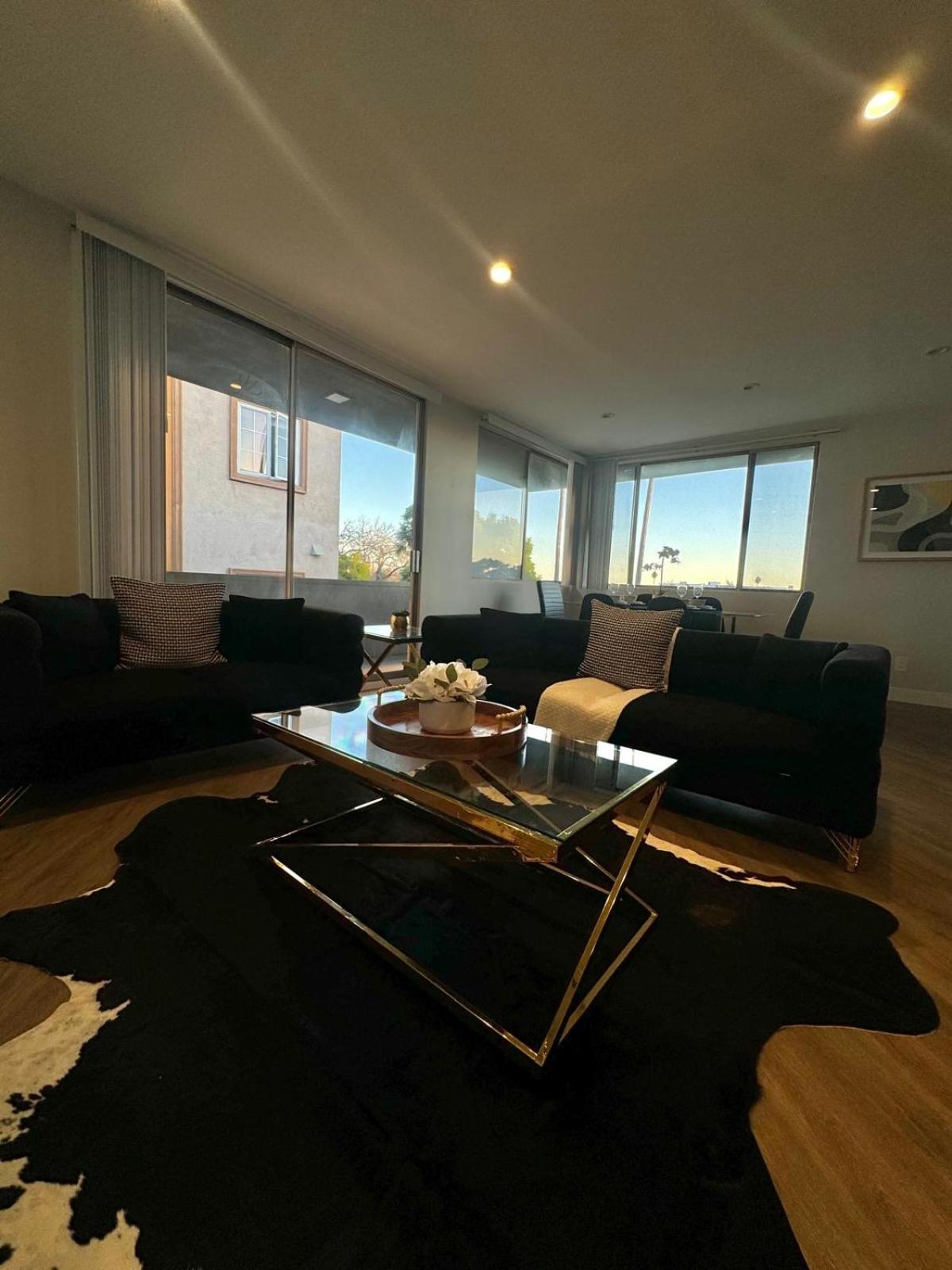 Incredible Two Bedroom Hollywood Apartments Free Parking Los Ángeles Exterior foto